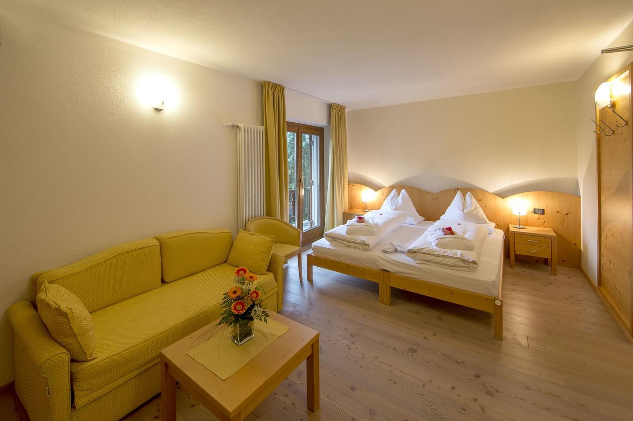 Hotel Dolomiten Welsberg Exteriör bild