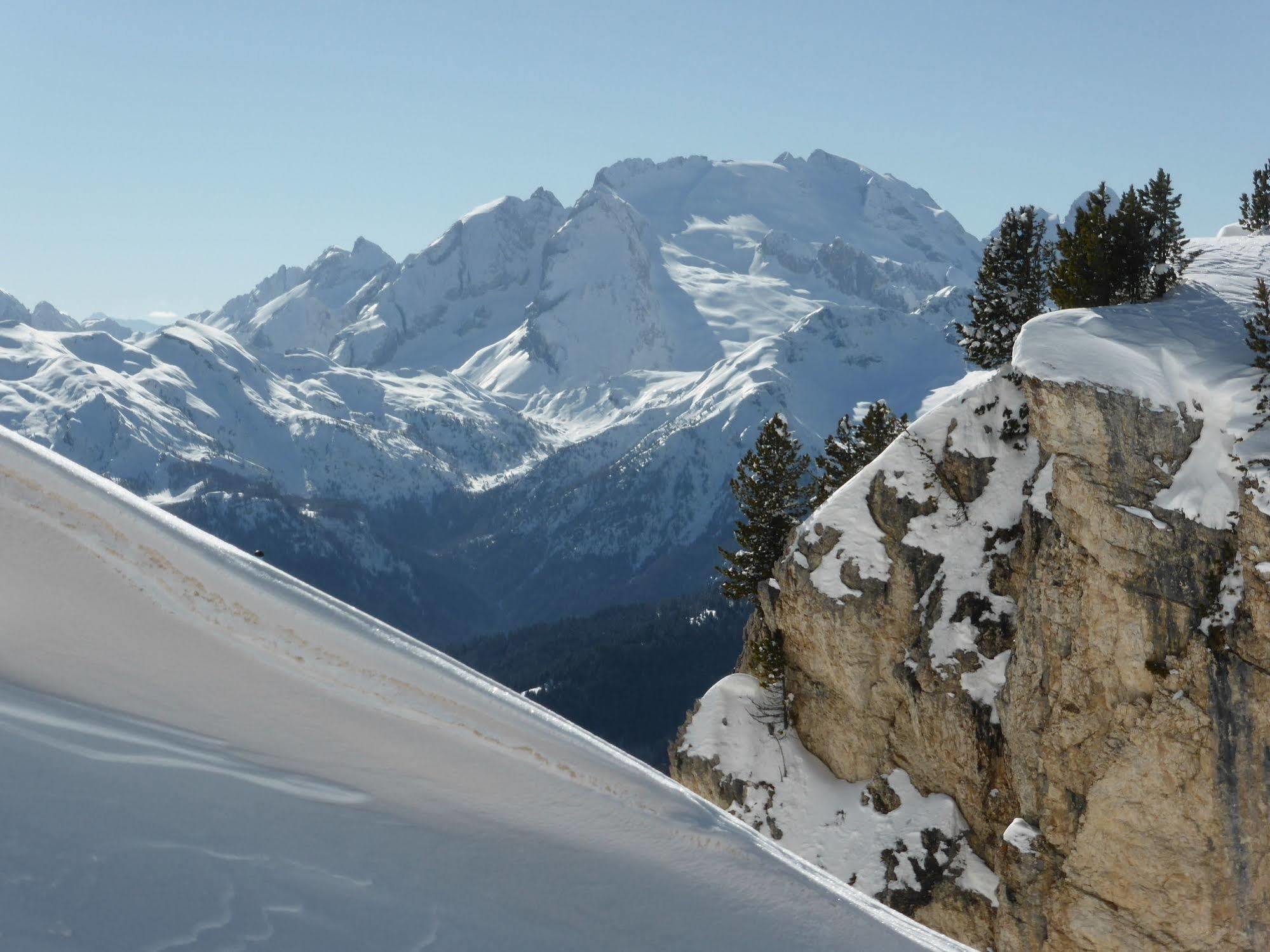 Hotel Dolomiten Welsberg Exteriör bild